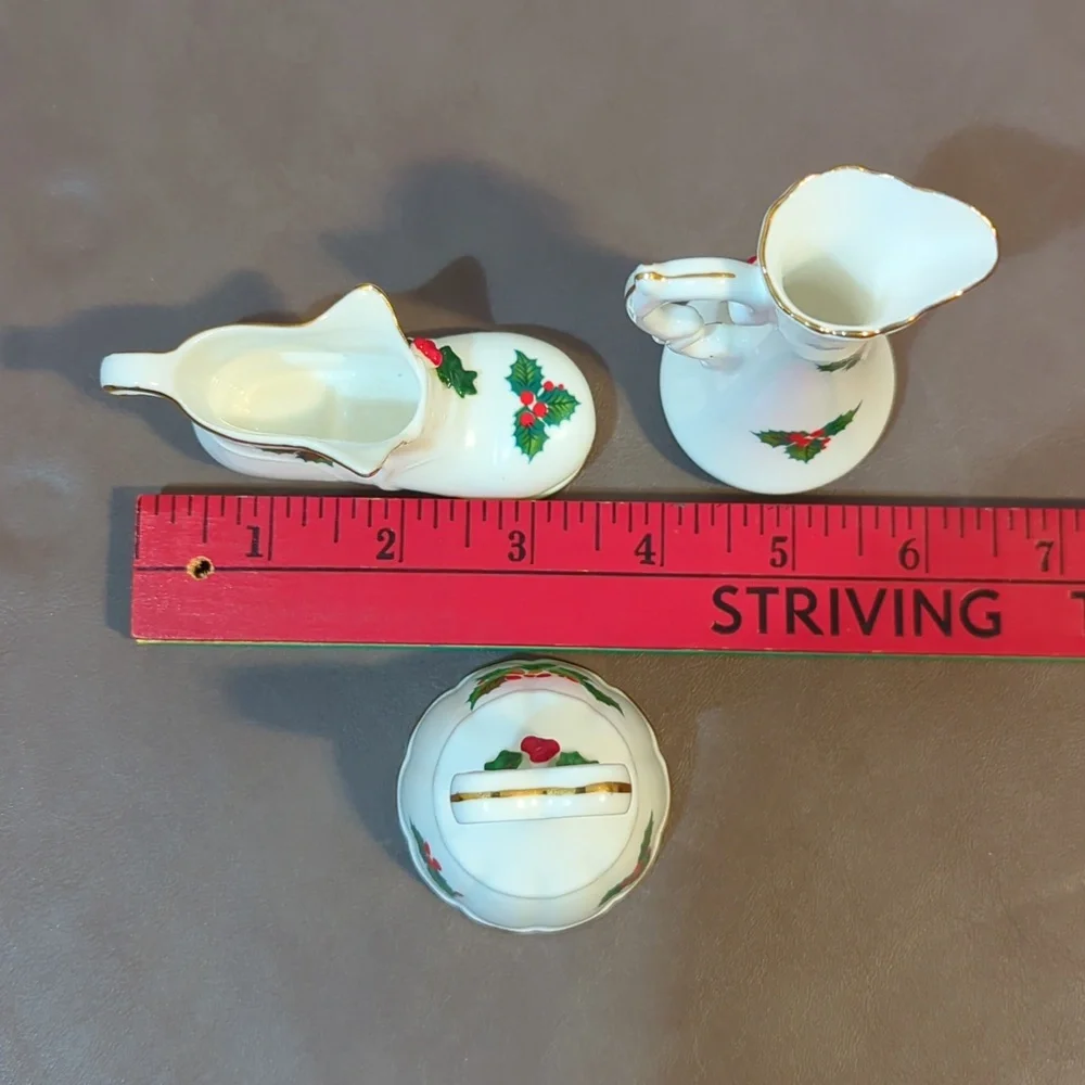 Vintage Miniature Enesco 1978 Maruri   masterpiece set of 3 Holly Bone China Pcs